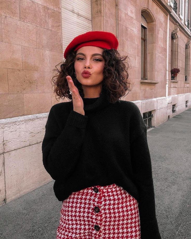 Woman ready to start French classes with The French Institute
